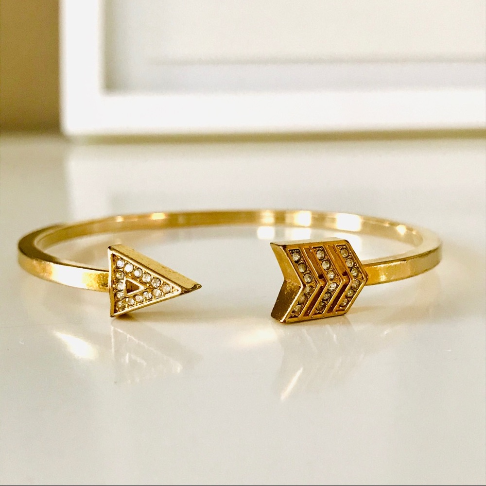 C.Wonder Bow and arrow gold bangle